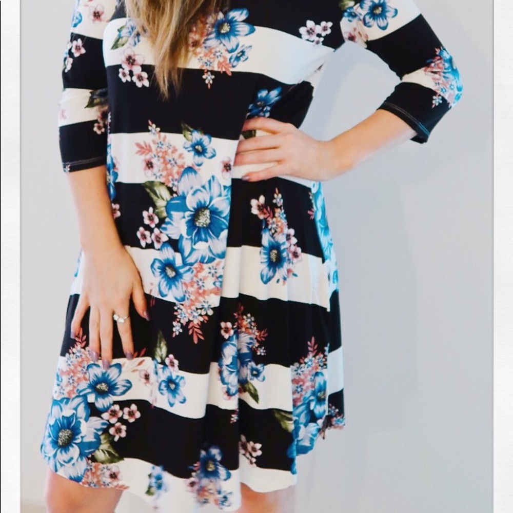 Flower and striped dress! - Picture 2 of 3